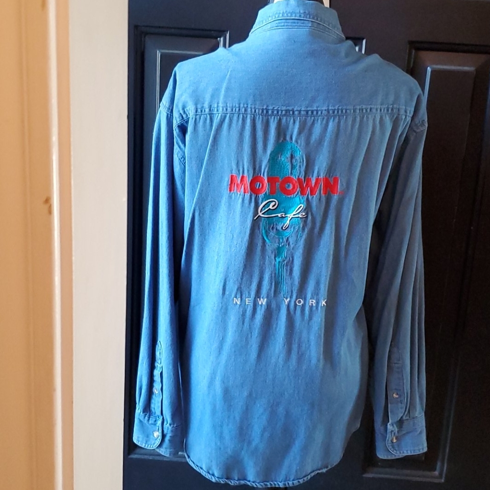 Motown Cafe New York Blue Jean Shirt NWOT Lg - Picture 2 of 7